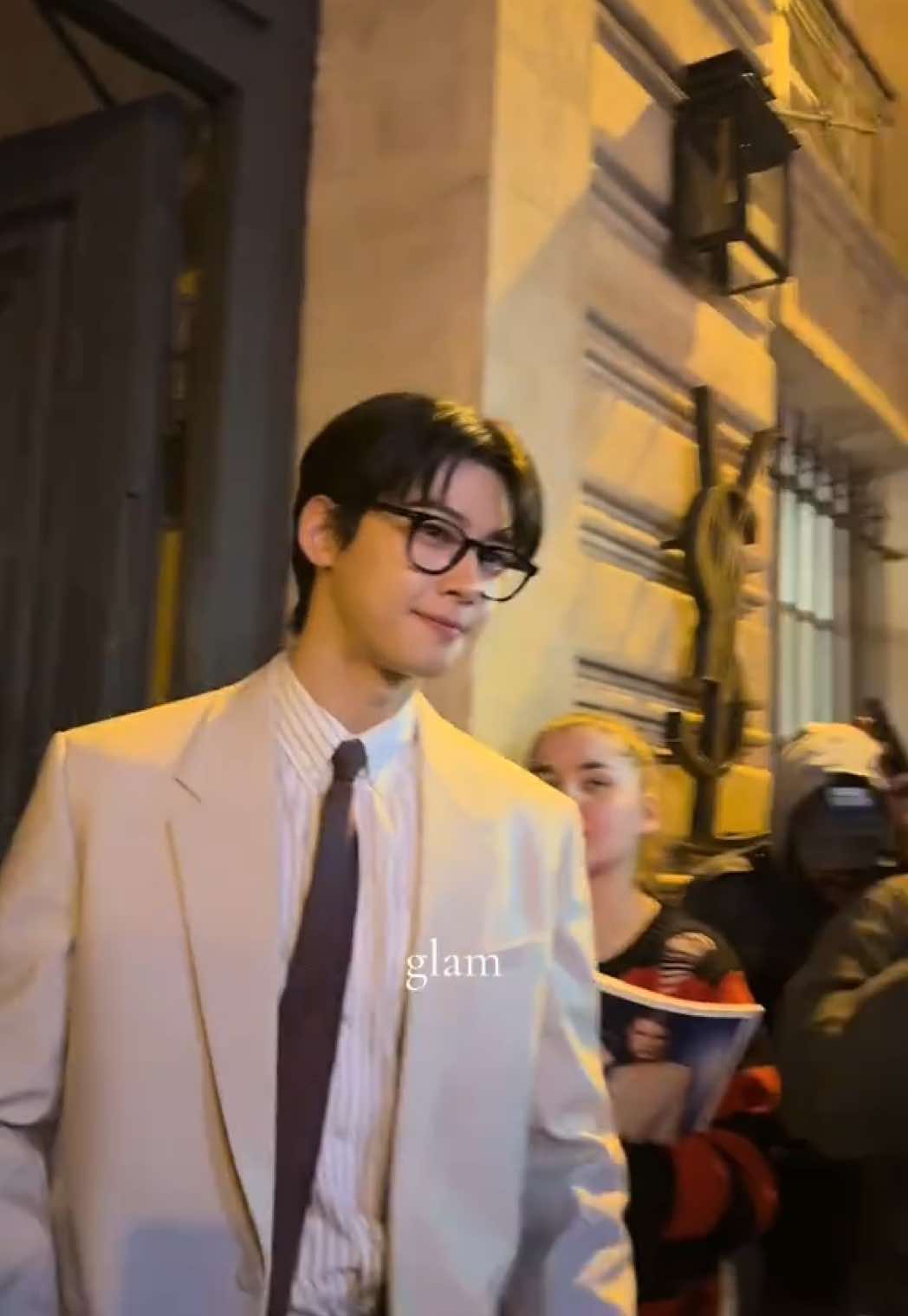 #eunwoo leaving the Saint Laurent after party in Paris #ysl #parisfashionweek #fashionweek 