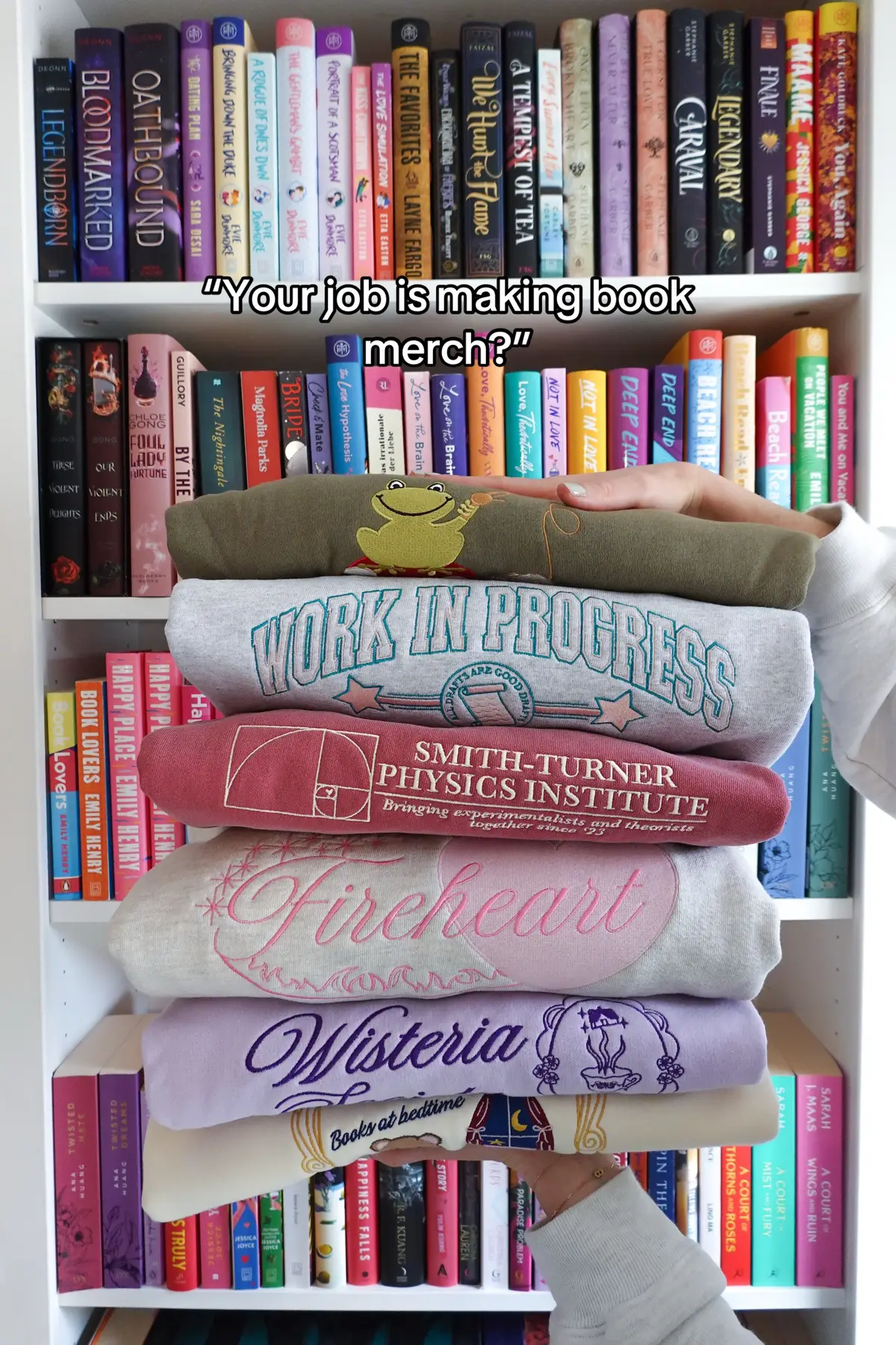 #bookmerch #bookaesthetic #booklover #throneofglassseries #lovetheoretically #cozyreading #readersoftiktok #bookrecommendations #reader 