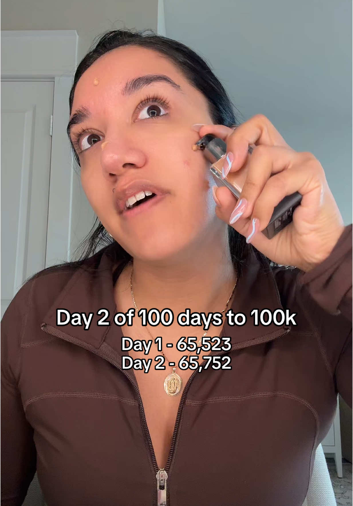 Gained 200 followers on day 1 of 100 days to 100k 🥹🫶🏽💘 Sooo grateful! #100daysto10k #100daysto100k #latina #latinainfluencer #latinacontentcreator #fitmom #fitnessmoms #beautyinfluencer #beautycontentcreator #morninggrwm #MakeupRoutine 