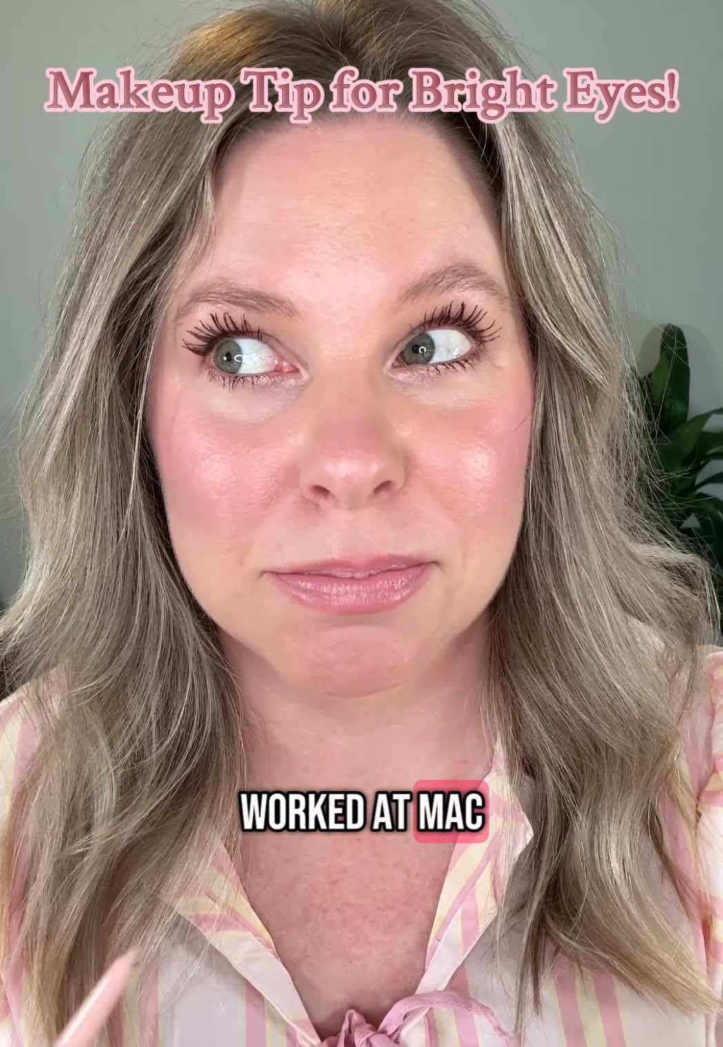 This makeup trick is an oldie, but a goodie! I learned this over 20 years ago when I worked at @maccosmetics and I still do it to this day. Adding a skin-tone eyeliner in your waterline will absolutely make your eyes appear bigger and brighter. It’s definitely subtle, but it makes a difference! Just remember, before you apply anything in your waterline, please consult your eye doctor!  Using the @tarte cosmetics fake awake pencil.  #makeuptipsandtricks #makeuptipsforbeginners #makeupformaturewomen 