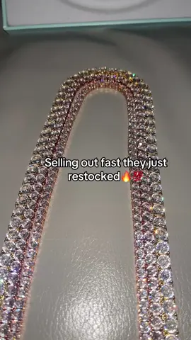 Get it fast #mensjewelry #tennisbracelet #creatorsearchinsights #fypシ゚viral #womenjewelry #moissanite #vvs #moisannite 