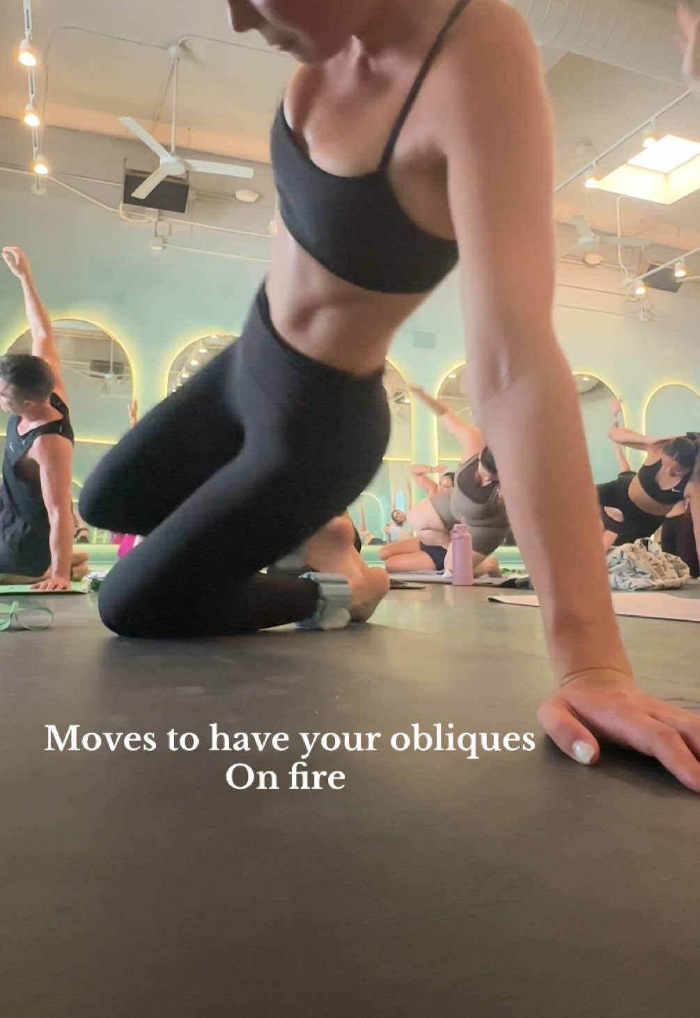 Abs on fire #pilates #pilatesworkout #abs #abworkout #abexercises #pilatesworkout #snatchedwaist #workout #athomeworkout #hourglass #workoutroutine #Fitness #workoutmotivation #pilateslovers  