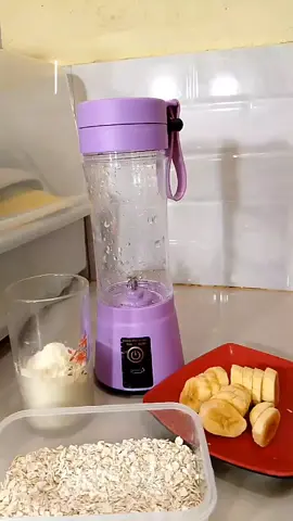 rechargeable mini blender madaling gamitin at hugasan mabeblend ang any fruits #electricjuicingcup  #portableelectricusbfruitjuicercup  #multifunctionalportableblenderforbabyfood   