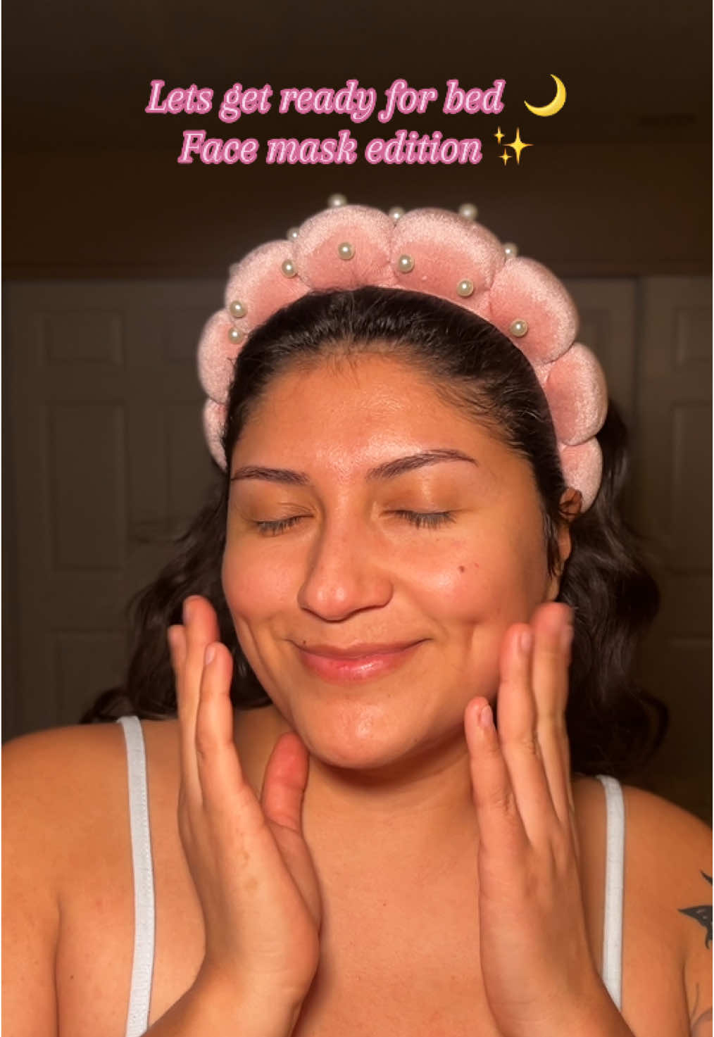 Buenas noches amigas hermosas ✨🌙 me encantó mi face mask gracias @babygodewybeauty #facemask #skincare #dryskincare #readyforbed #bedtimeroutine 