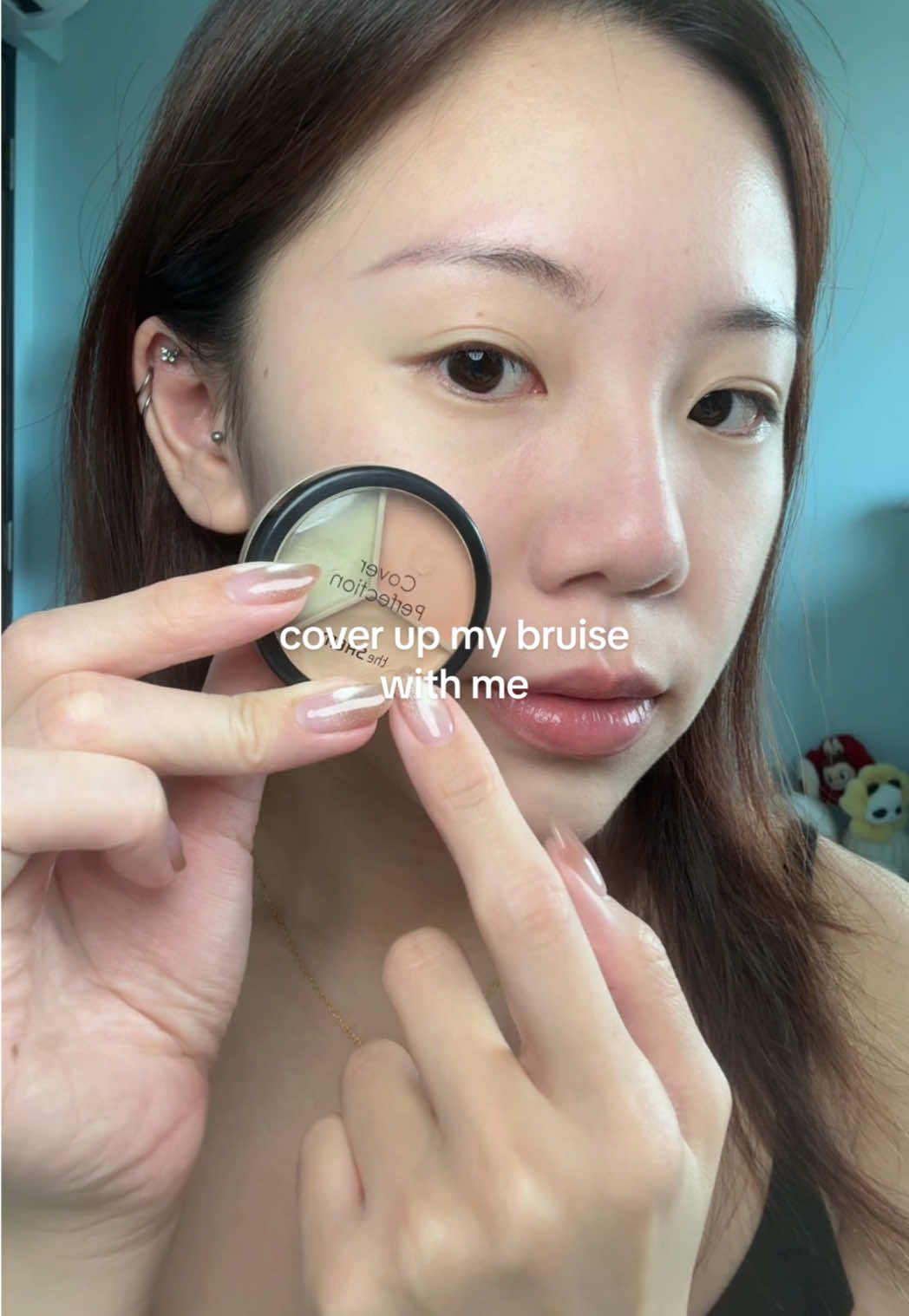 haven’t used this in awhile and thought it’s the perfect chance to! well idk if i did the colour correcting right but it definitely covered my bruise pretty well #thesaem #colorcorrection #concealer #kbeauty 