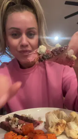 Tomahawk steak and blue cheese is BUSSIN. #mukbang #DinnerIdeas 