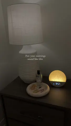 Waking up to bird sounds >> #fypシ #homedecor #sunrisealarmclock #alarmclock #sunrise #roominspo #cozyvibes #homeaesthetic 