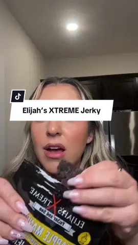 Quick little protein snack before the gym! We do anything to meet our goal #elijahsxtreme #elijahsxtremejerky #protein #beefjerky #beefjercky🌶🔥 @Elijah’s Xtreme Hot Sauce 