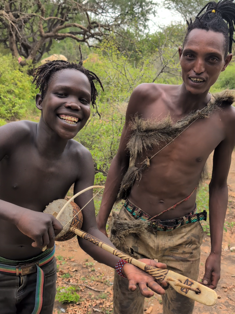 Hadzabe tribe singing traditional songs and dancing😊🕺🕺 very Amazing #culture #animals 