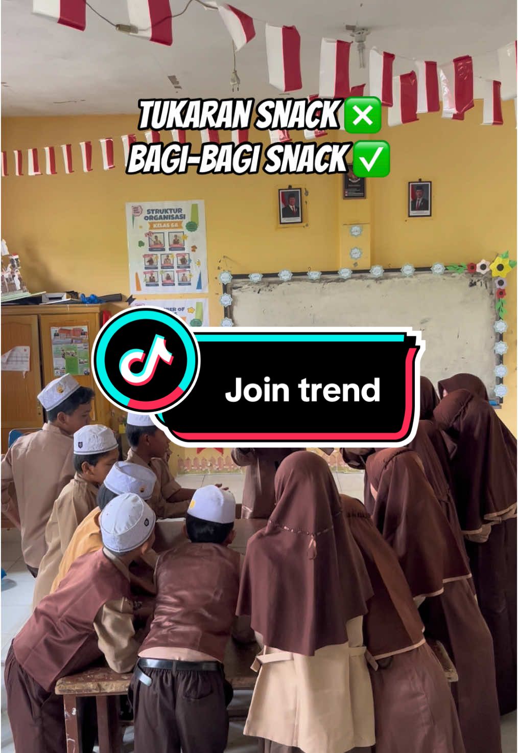 Join trend, kalo disekolah bagi2 snack aja trend nya, untuk mereka berbuka puasa nanti. #trent#jointren#tukarsnack #tukaranhampers #tukaranjajan#sd#gurusd#fyp #fypage #sekolahsd 