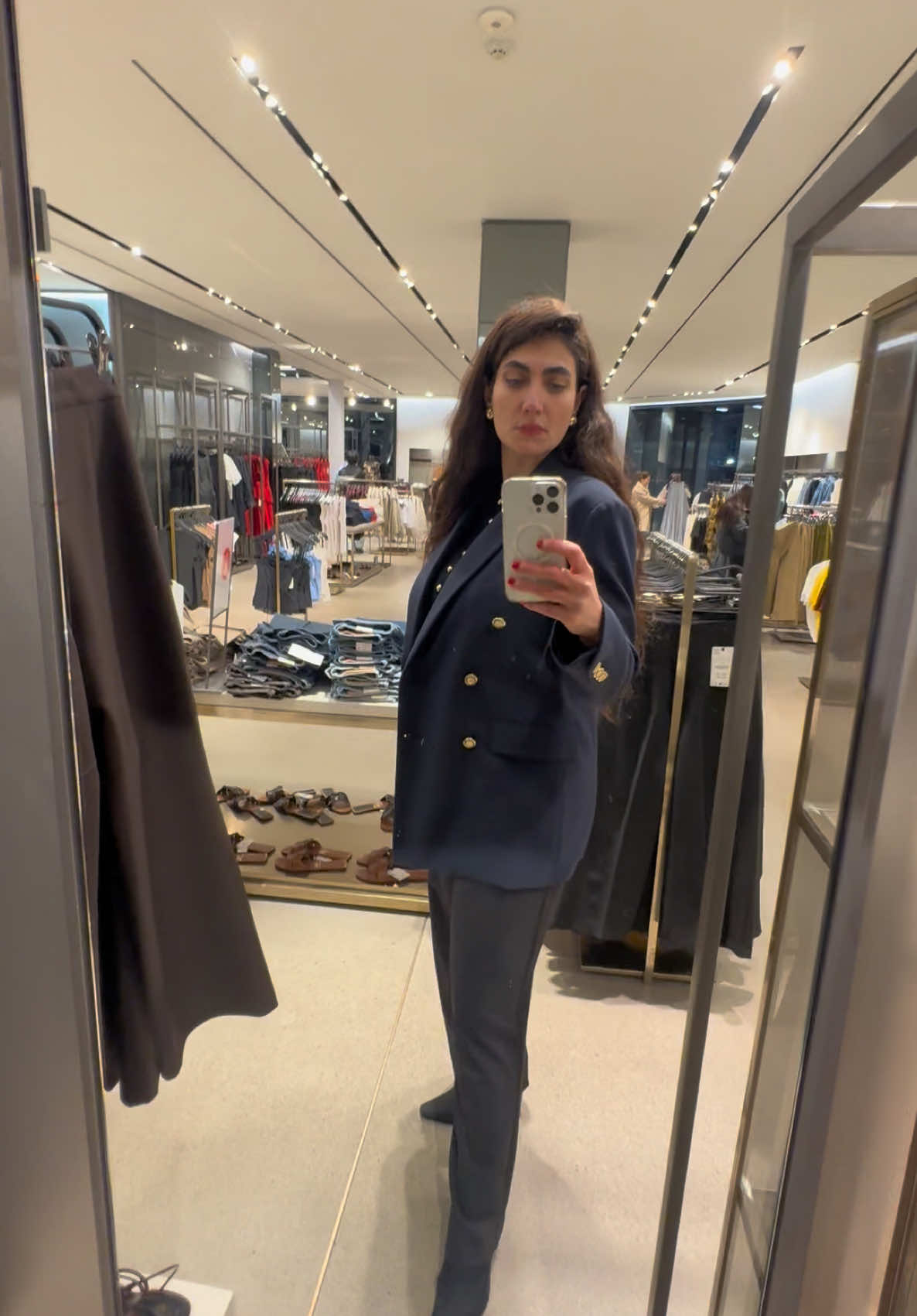 Navy vibes, all day. 👔🌊#OOTD #zara #zarahaul #ZaraStyle #NewIn #fitcheck #ZaraBlazer  @SimaAlaMode 