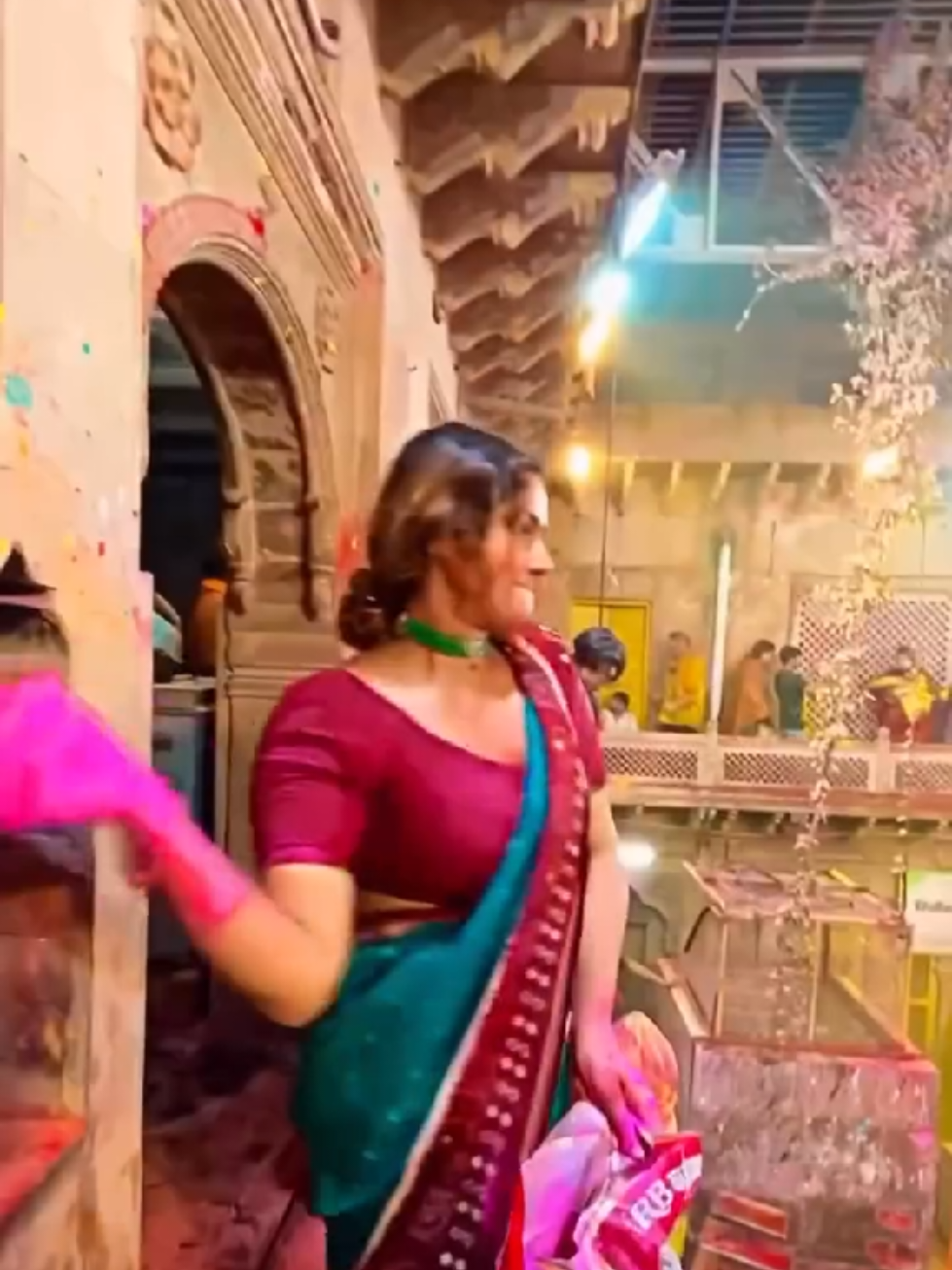 HAPPY HOLI ❤️💞  #happyholi2025 #coomingsoon #holikadahan #happyholi #vrindavan #radheyradhey🦚🙏❤️ #tandingvideo #plzviral🥺🥺🙏🙏foryoupage #fyp #plzunfrezemyaccount 