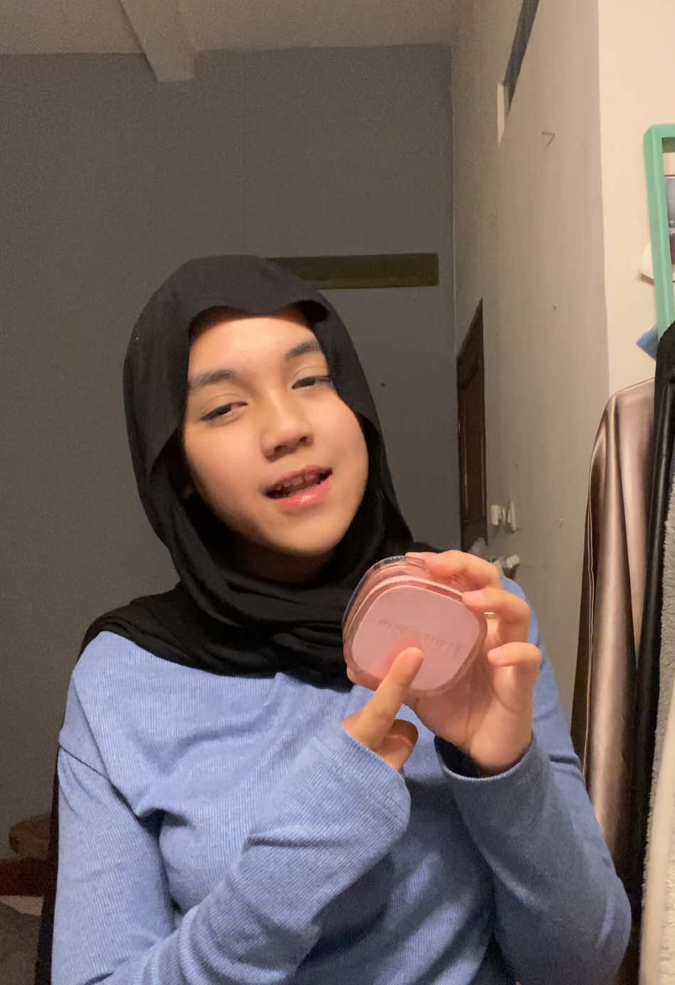 seneng banget akhirnya bisa nemu cushion yang cocok buat dipake seharian!!! apalagi bentuk puffnya yang super lucuu💗💗 