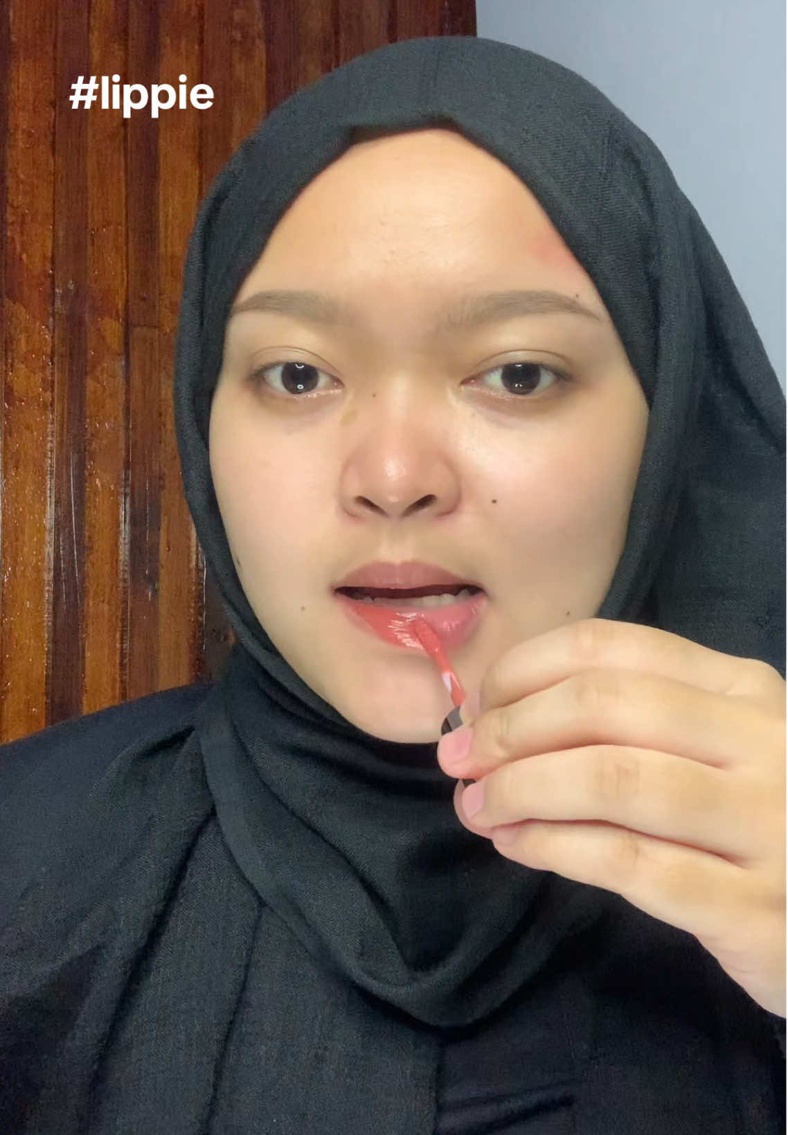 suka banget sama lipgloss ini #lipgloss 