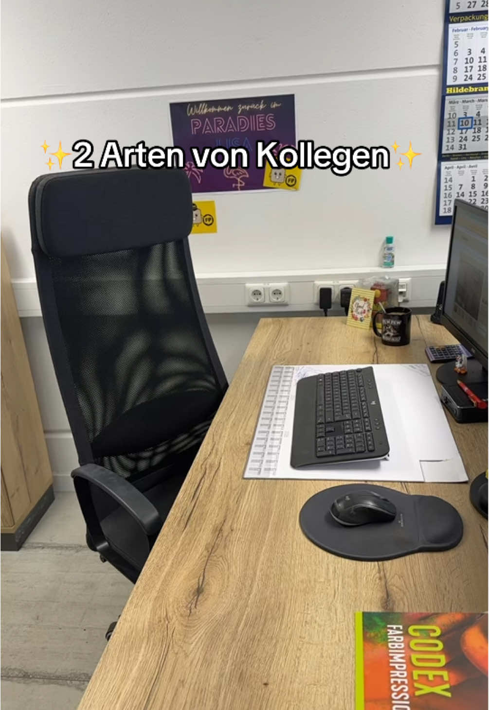 Bei wem ist es auch so? 😅 #office #büro #büroalltag #arbeitsplatz #schreibtisch #schreibtischtour #coworker #desk #desksetup #kollegen #kollegenliebe #arbeit #arbeitskollegen #4u #trendingvideo 