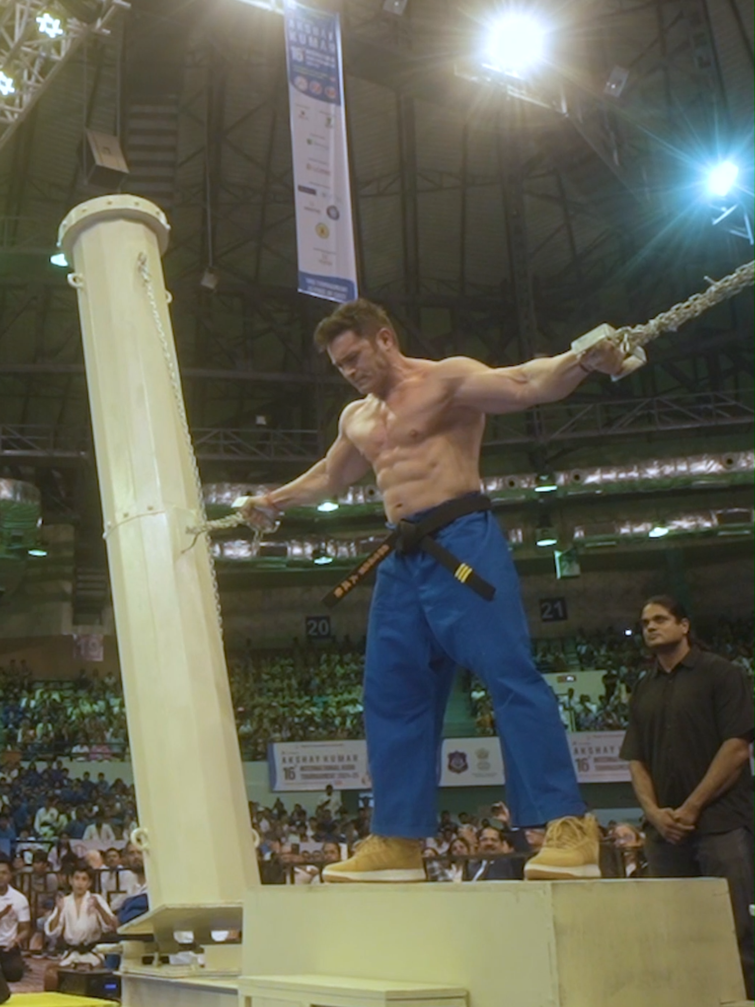 Longest duration holding Hercules pillars (male) 💪⏱️ 2 mins 10.75 seconds by Vispy Kharadi 🇮🇳