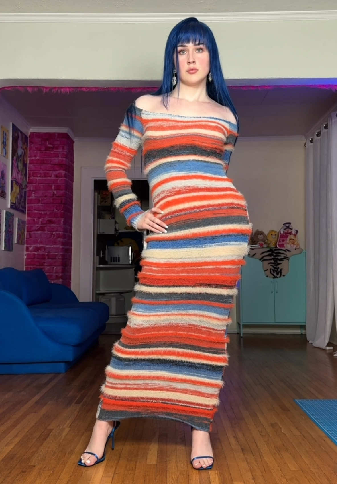 Modeling my OOTD 💙🦋🧡🍊 #runwaywalk #horsewalk #catwalk #ootdfashion #ootdinspo #OOTD #earrings 