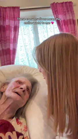 These conversations truly mean the world 💖 ••••• #dementia #dementiasucks #dementiacarer #dementiaawareness #dementiacare #dementiacaregiver #dementiapatients #dementiasupport #dementiacarehome #alzheimers #alzheimerscaregiver #caregiveruk #vasculardementia #alzheimerscare #littlejess #littlejessandnan #jessandnan 