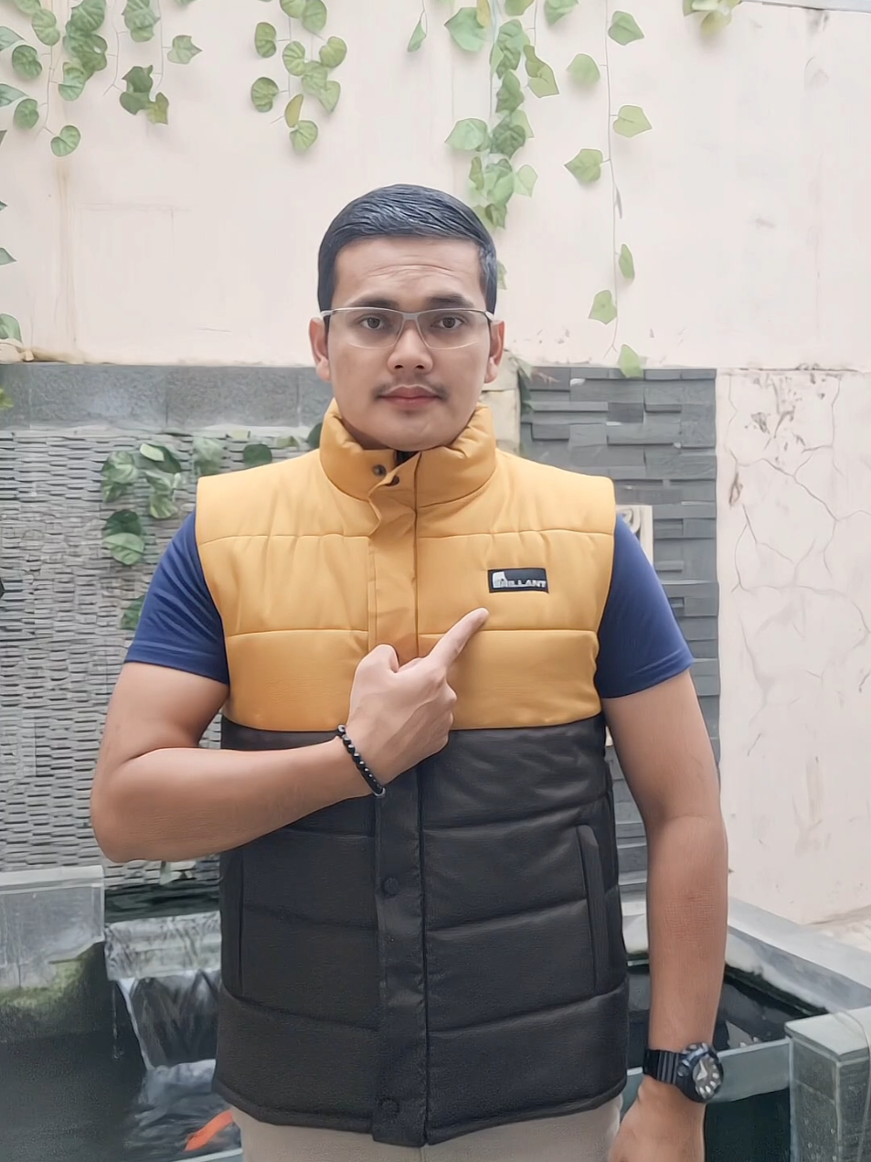 🔥 ROMPI MOTOR GELEMBUNG BRILLANT – NYAMAN, TRENDI, DAN MULTIFUNGSI! 🔥  Ingin berkendara dengan nyaman tanpa takut udara dingin? Atau mencari outfit yang tetap stylish untuk kegiatan outdoor maupun ibadah? Rompi Motor Gelembung Brillant adalah pilihan tepat!  ✔ Hangat & Nyaman – Bahan berkualitas, cocok untuk perjalanan jauh maupun santai ✔ Modis & Fleksibel – Desain stylish, bisa dipakai ke mana saja ✔ Cocok untuk Berbagai Aktivitas – Berkendara, bekerja, bahkan menghadiri majelis  📌Tampil keren dan tetap nyaman dengan Rompi Brillant! Dapatkan sekarang sebelum kehabisan!🔥 #rompi #rompioutdoor #rompigelembung #rompimotor #ramadhanekstraseru #ramadhan 