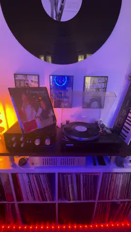 Changing Faces “Keep It Right There” (1994) Dedicated to… You know who you are… #keepitrightthere #changingfaces #devanteswing #ivgotthatonvinyl #recordscollection #vinylcommunity #discogs #youknowwhoyouare #cmg