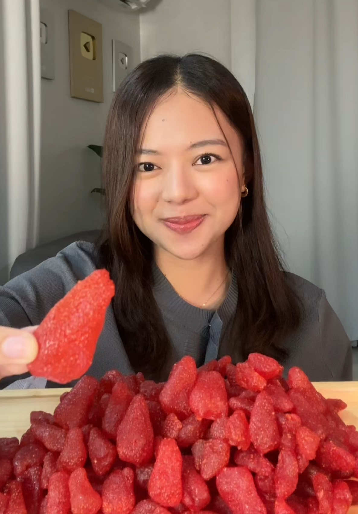 Dried Strawberries 🍓 #driedstrawberries #strawberry #mukbang #food 