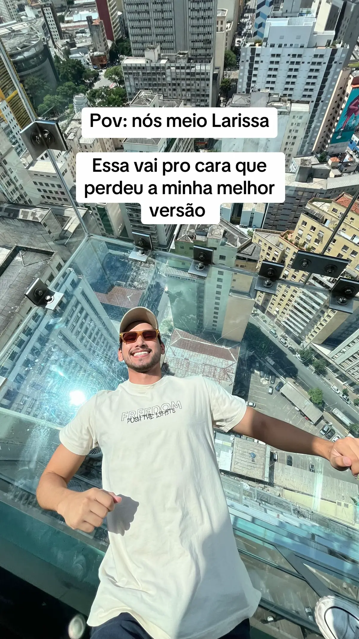 Foda quando vc se compromete com alguém sem compromisso nenhum #larissachallenge 