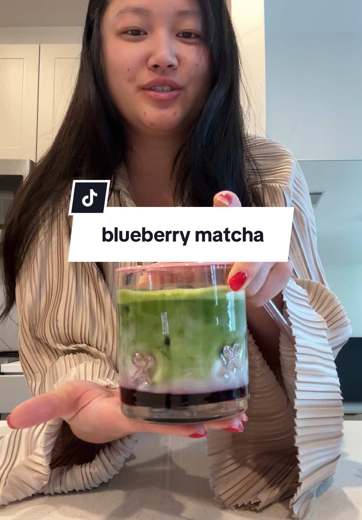 can’t stop making blueberry matcha 😭🫐🍵 it’s so good!! reminds me of blank street coffee from nyc #blueberrymatcha #matchalatte #matcha #matchalover #matchablossom #asmr #icecups #foryoupage #fypシ 