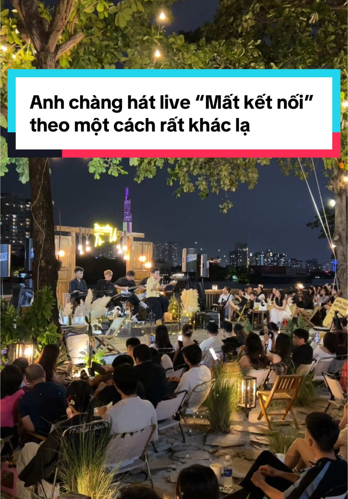 Anh chàng hát live “Mất kết nối” theo một cách rất khác lạ #acousticnight #matketnoi #cover #tiemcafetovo #landmark81 #cafebinhthanh #caphesaigon #tiemcaphetovo 