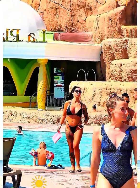 A sunny day #trendingvideo #videoviral #tik_tok #fyp #bikini #travel #entertainment 