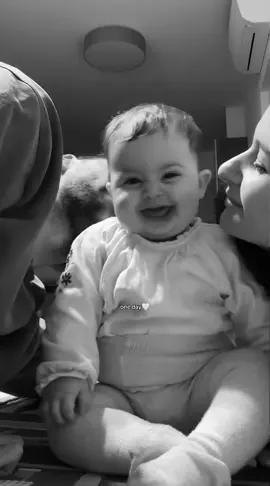 the best feeling ever🥹💕  #fyp #tiktok #viral #loveyou #foryou #goviral #oneday #dream #family #happylife #babyvideos #parenthood #girldad #babygirl #cutebaby #thebestfeeling 