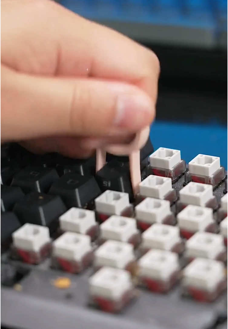 Isso que faz tornar muito satisfatório #teclado #escova #videossatisfatorios #hardware 