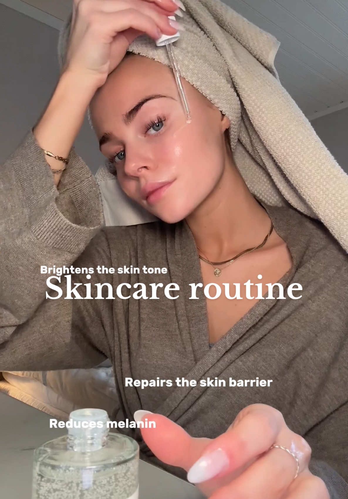 Ad for @SKIN1004 US 🌿 How I got rid off my irritated skin in 2 weeks! I’m in love with the ingredient Centella.  #skin1004 #tonebrightening #darkspots #spoteraser #acnescars #hyperpigmentation #glassskin #glowyskin #koreaskincare #centella #niacinamide #kbeauty #skintips #skincare #clearskin #blemish #discoloration #spotcare