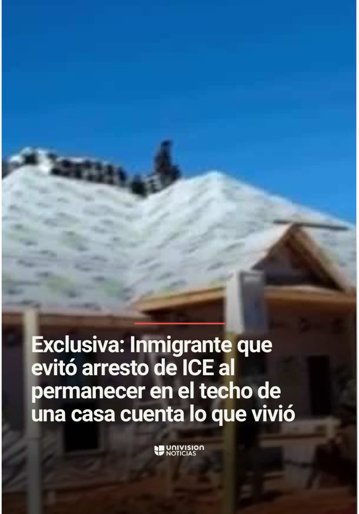 📌 Exclusiva: inmigrante que evitó arresto de ICE al permanecer en el techo de una casa cuenta la angustia que vivió. El trabajador indocumentado cuenta que permaneció varias horas encima de la casa al ver a los agentes de ICE, quienes realizaron un operativo en el lugar. Además cuenta que fue por su entrenamiento militar que logró idear un plan de escape. Informa Vilma Tarazona. 📺 Más del Noticiero Univision a las 6:30pm/5:30C y Edición Nocturna a las 11:30pm/10:30C. #ICE #latinos #hispanos #inmigrantes #migración #migration #Uninoticias #UnivisionNoticias