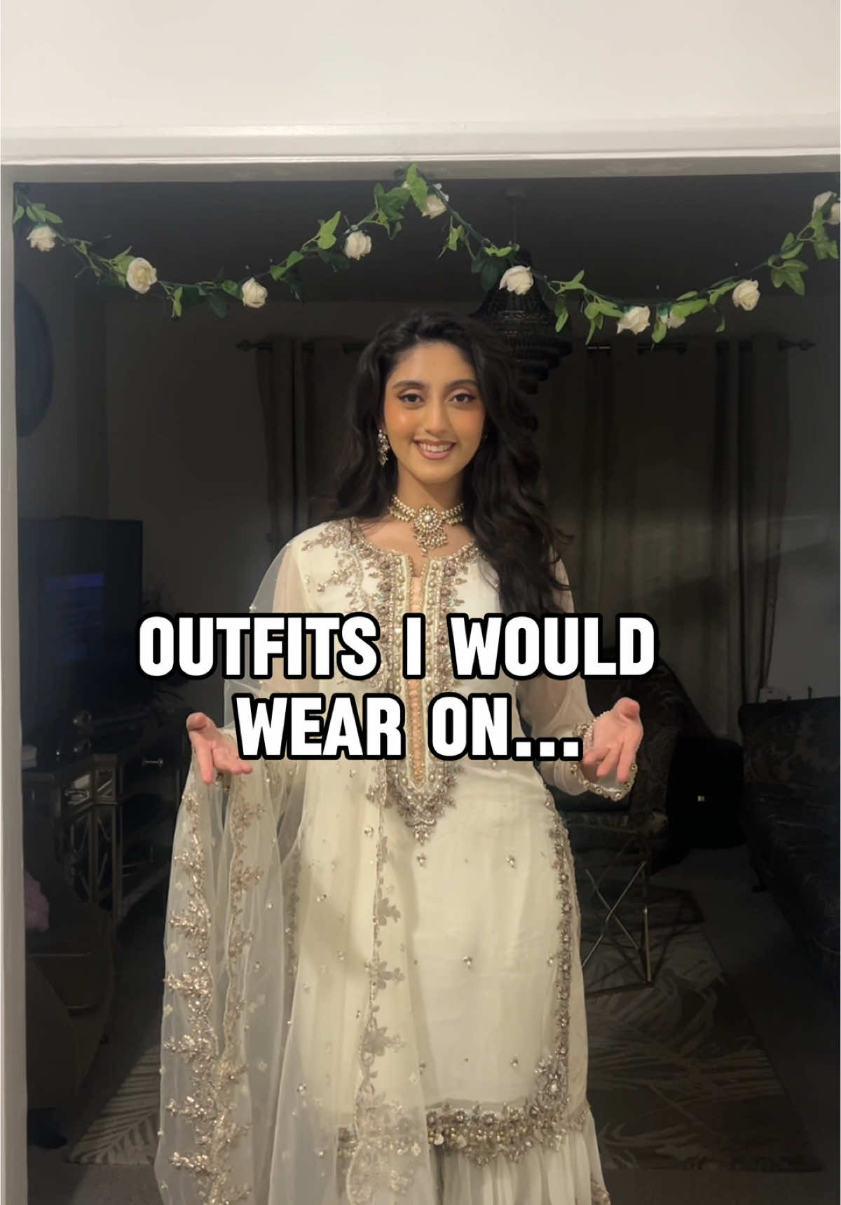 Which one do you like?🤩 @Memsaab #fyp #desi #outfit 