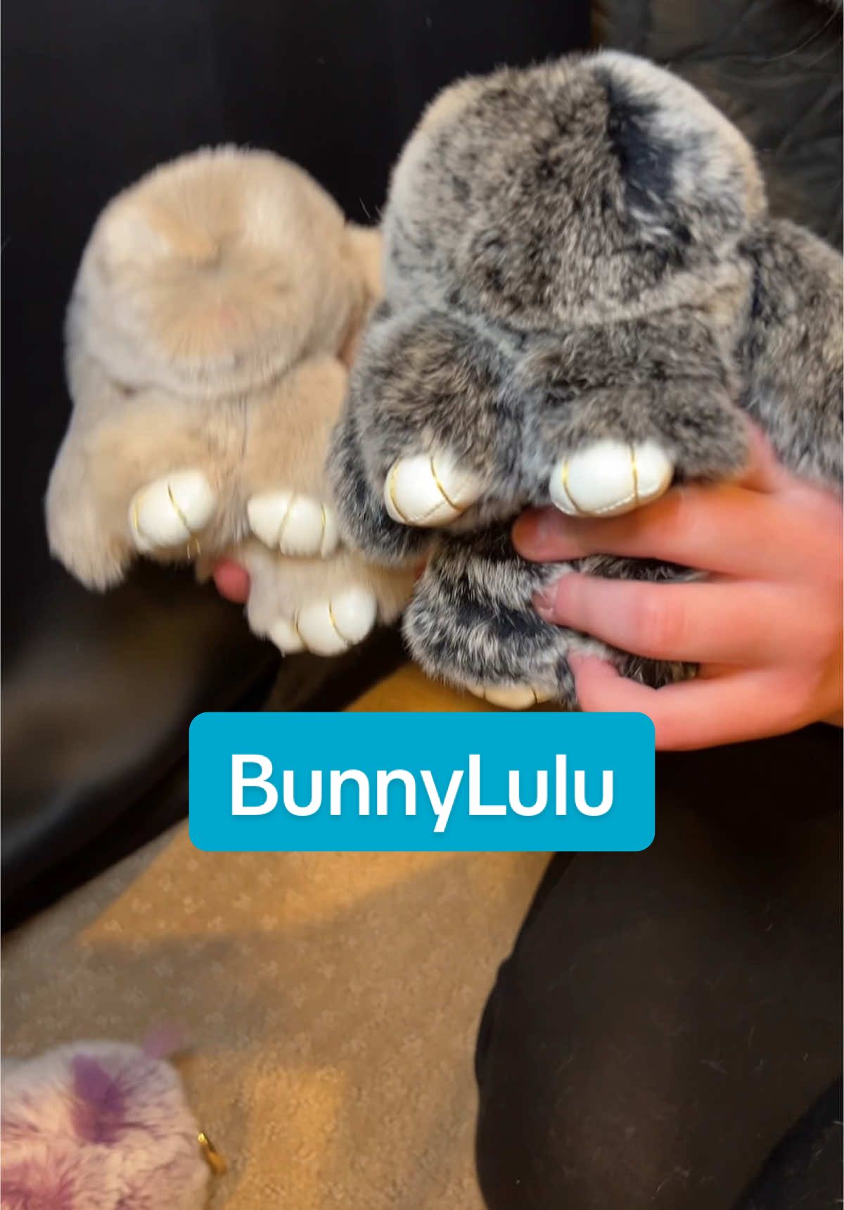 BunnyLulu Handmade Fluffy Bunny PomPom Keychain with Designed Tin Box, Easter Birthday Holiday Gifts @BunnyLulu USA #bunnylulu #bunnylulukeychain #easter #eastergift #spring #bunny #handmadebunny #springtok #gift #keychain 