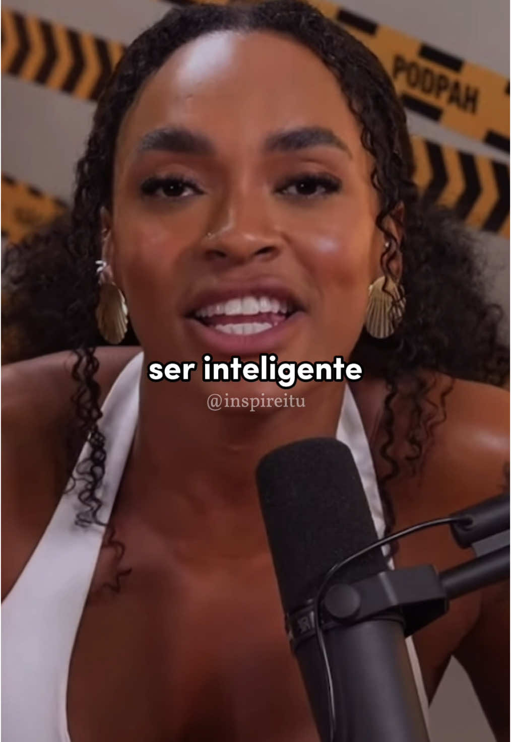 Ser bonita é bom. Ser desejada, também. Mas ser inteligente… ah, isso ninguém pode tirar de você. 💡✨ @Patrícia Ramos  #mulher #autoestima #empoderamentofeminino #sabedoria 