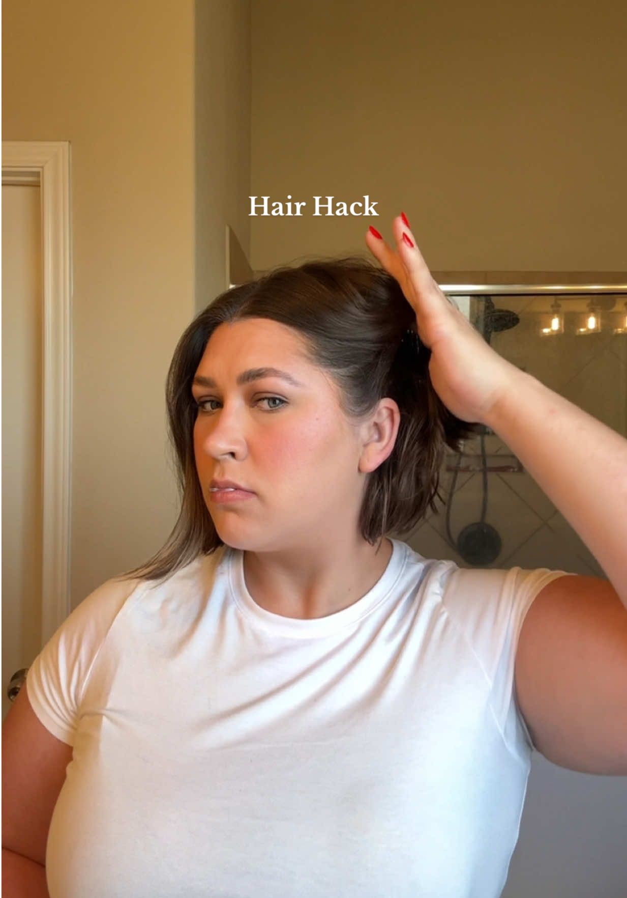 Surprised by how good this works 😍 #hairhack #bobhair #bobhairstyle #shorthair #shorthairstyles #hairtutorial #shorthairtutorial #bobhaircut #diybobhaircut 