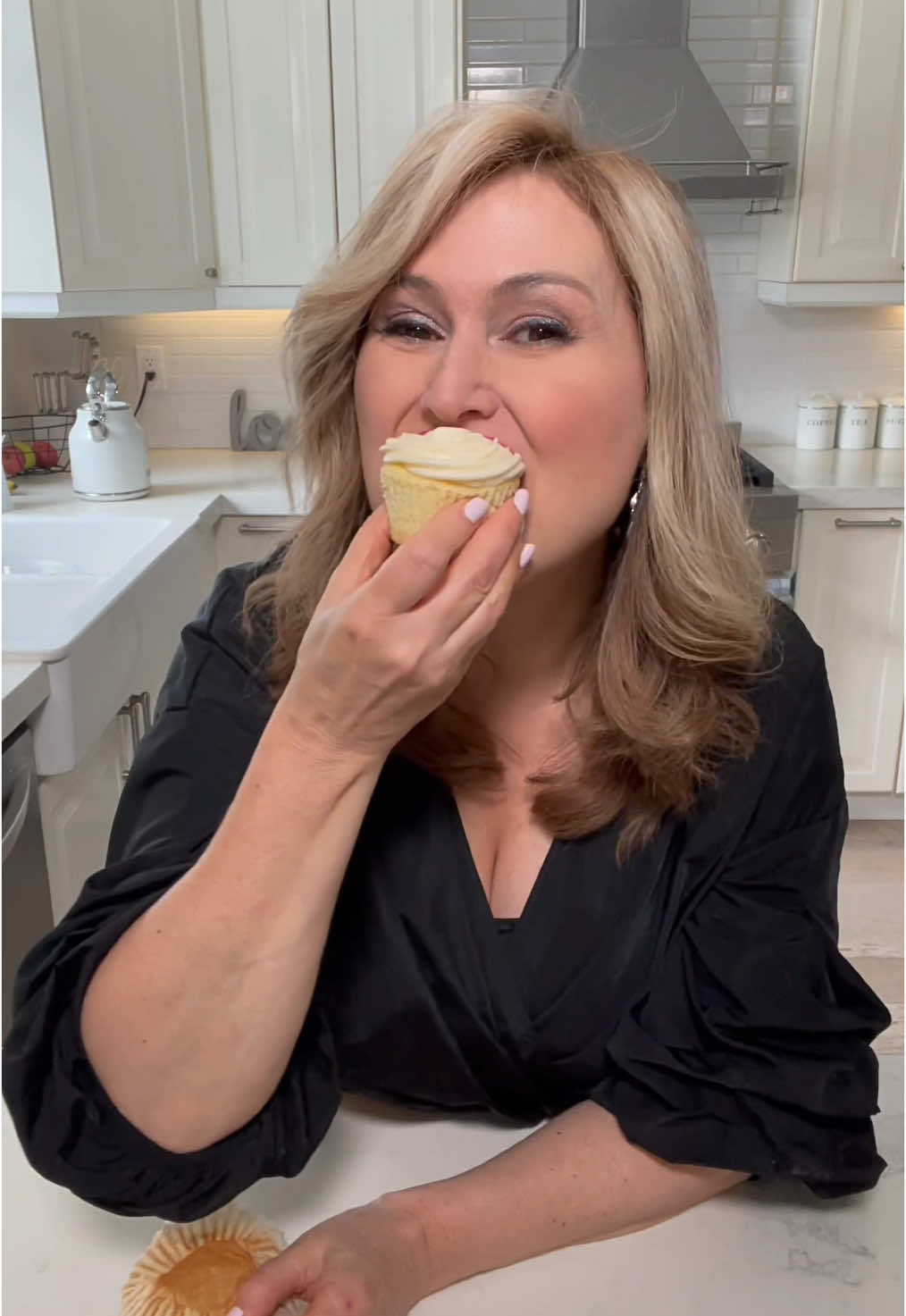 The Best Frosting  • 2 cups powdered sugar  •1/2 cup softened unsalted butter  •1tsp vanilla extract  •1/4 cup buttermilk  #delicious 