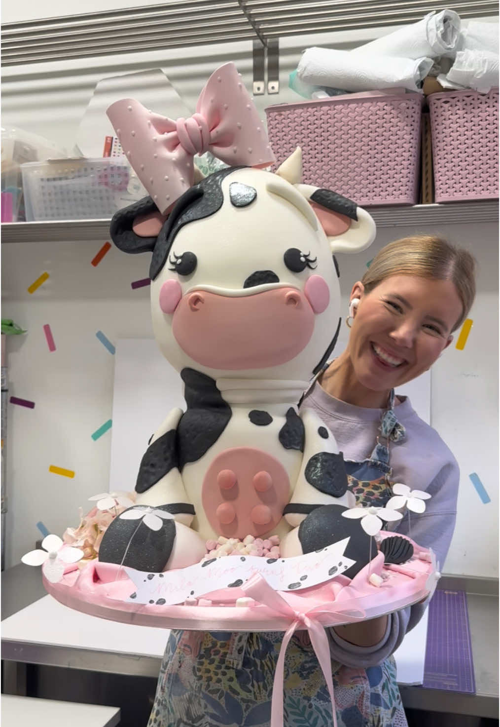 mila moo turns 2 🐄🩷 • • • #2ndbirthdaycake #fyp #birthdaycakeideas #kidsbirthdaycake #customcakesglasgow #scottishbaker  #bespokecakes #girlsbirthdaycake #cakesofinstagram #cakeinspo #fondantcakes #custombirthdaycakes #birthdaycakeideas #celebrationcake  #cakedesign #birthdaycakeinspo 