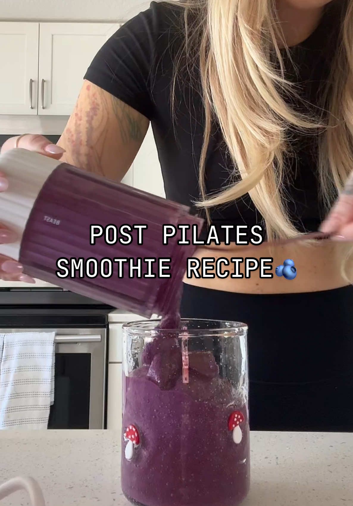 Nothing hits better than my fave smoothie after Pilates ✨🫐🍓 So good, so easy, so necessary!  #smoothie #smoothierecipe #postworkout #pilates #amra #truvani 