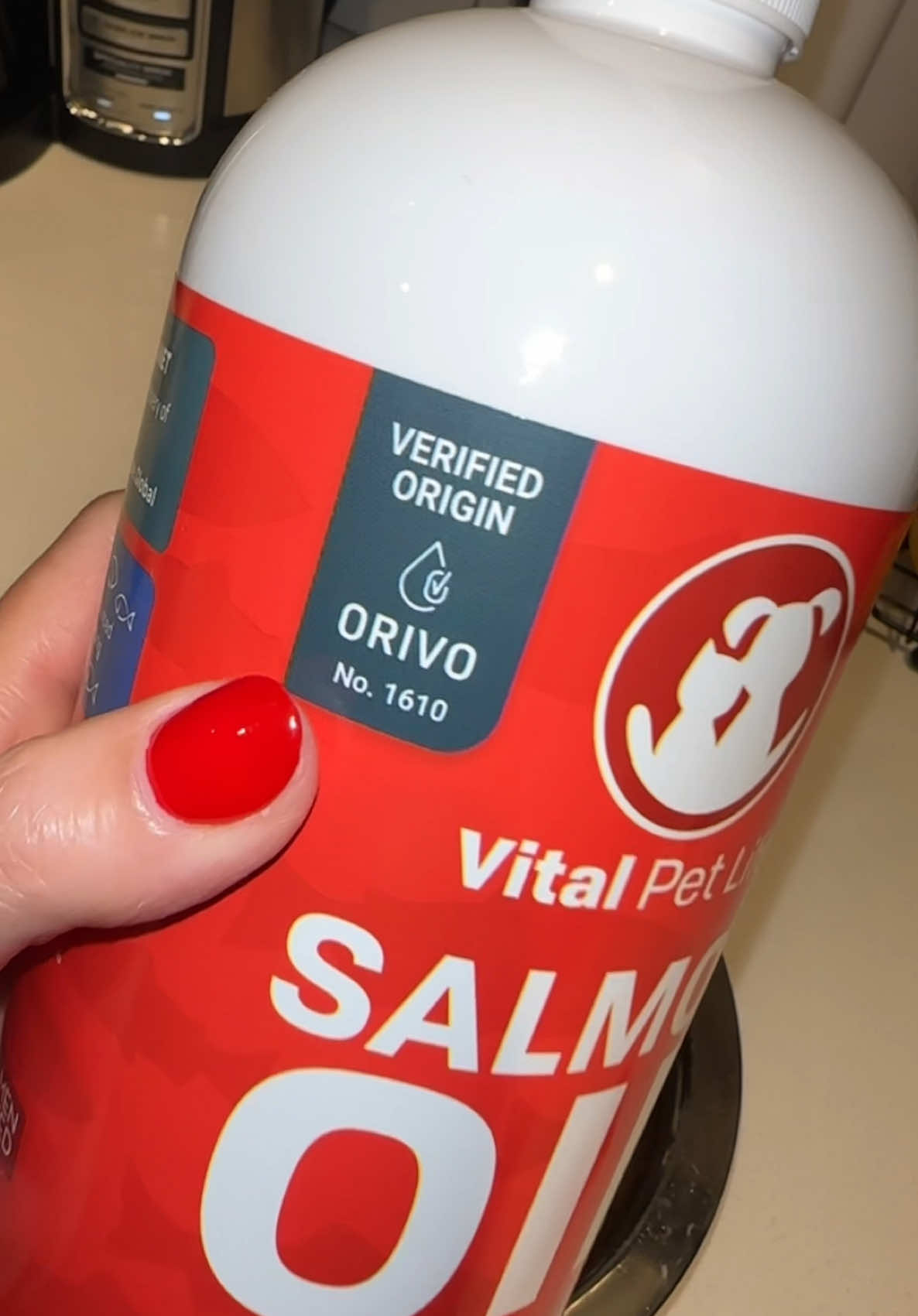 Salmón Oil #salmonoilfordogs #salmonoilforcats #salmonoil #springglowup @Vital Pet Life 