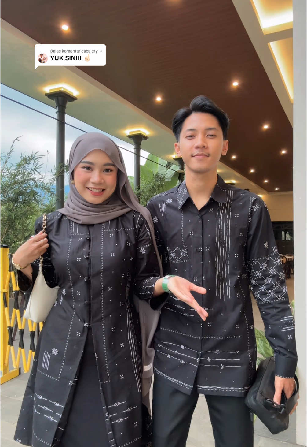 Membalas @caca ery ⟢   save & sharee 🥹‼️ tunik & kemeja simple buat lebaraaan 🤍 #bajulebaran #sarimbitkeluarga #bajucouple 