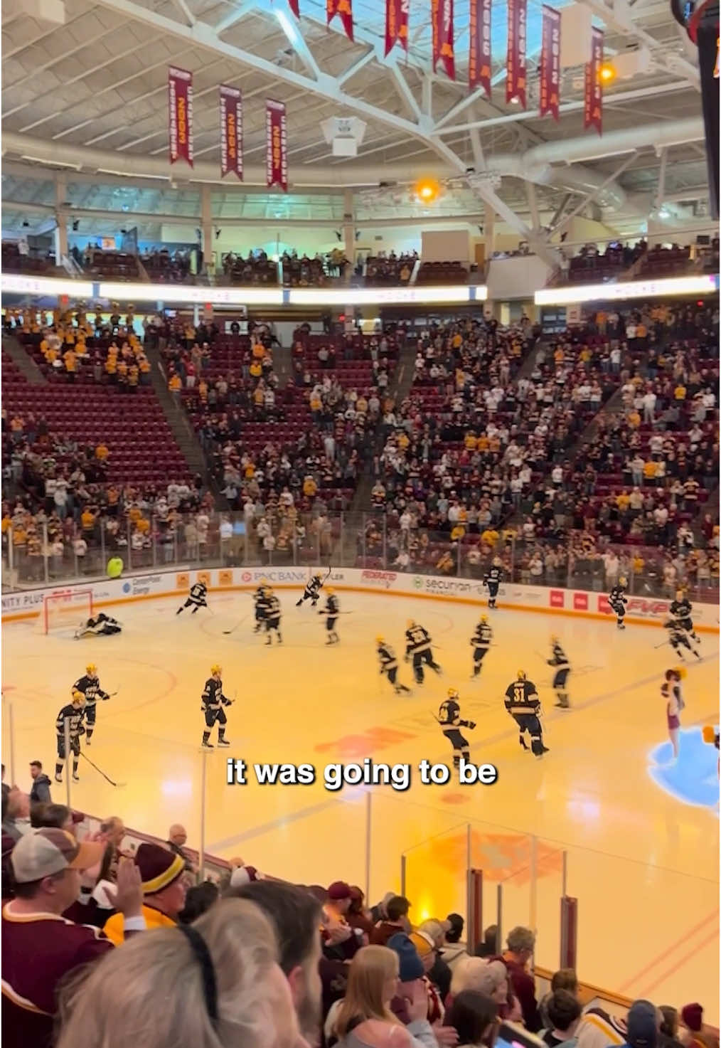 Which is a better deal? NHL or College Hockey? 🤔 @TickPick  #hockey #NHL #collegehockey #minnesotagophers #gopherhockey #hockeygame #bigtenhockey #sportsbusiness #sportsmarketing #hockeytickets 