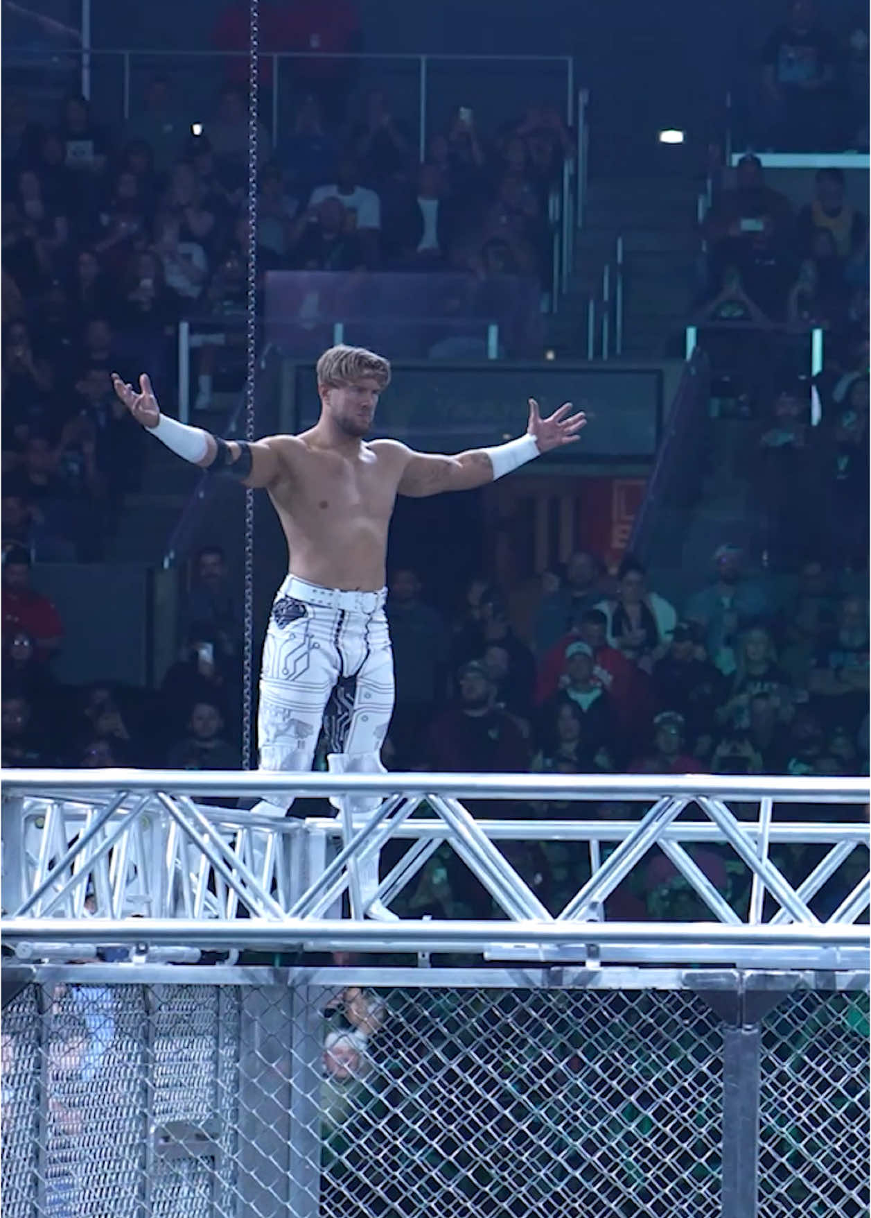 An absolute WAR between bitter rivals! Will Ospreay & Kyle Fletcher left it all in a bloody Steel Cage Match on Sunday at Revolution! #aew #aewrevolution #allelitewrestling #prowrestling #prowrestlingtiktok #kylefletcher #willospreay 