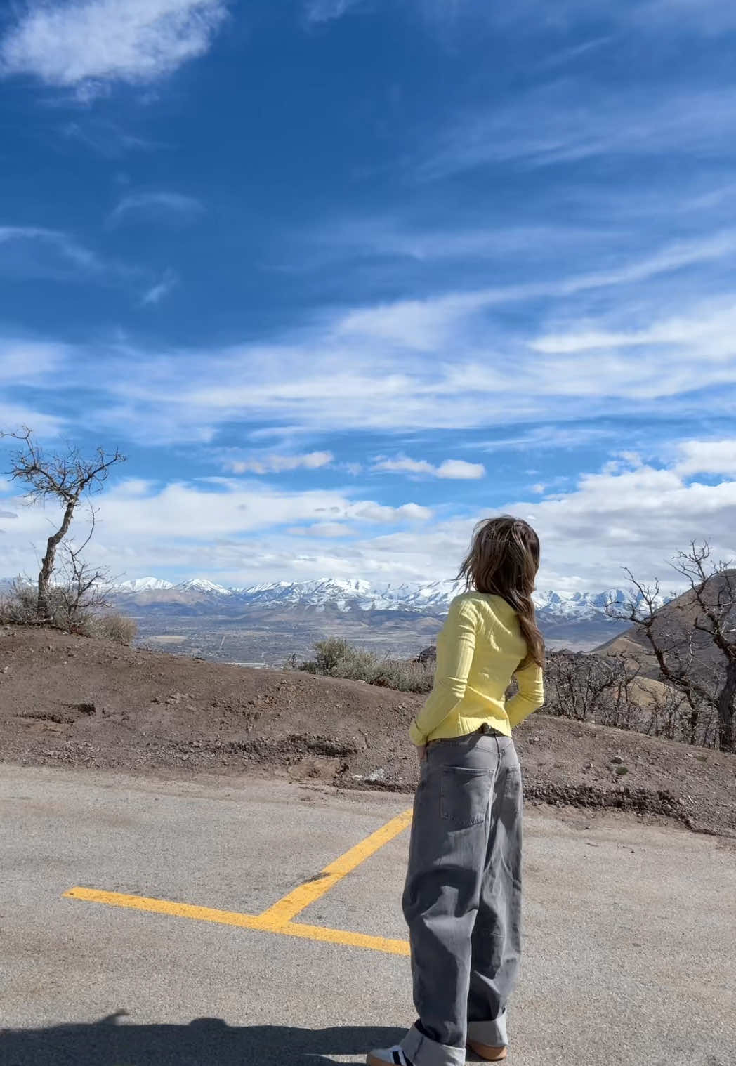 a bit windy #outfitinspo #OOTD #utah #fitty #ootdinspo #nailinspo #grwm #fypシ #foru #foryoupagee #makethisgoviral #makethisviral #makemefamous #audios #xyzbca 