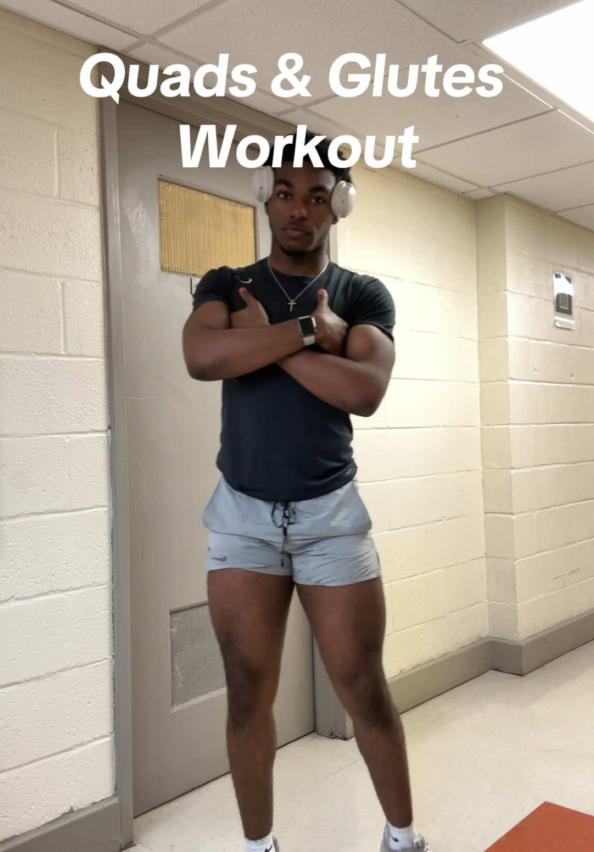 Can you tell that leg day is my favorite😅 But remember to stretch and hydrate yourself. Eat plenty of protein and keep putting in that work!!! #gym #fyp #Fitness #glutes #quads #glutesworkout #quadsworkout #trending 