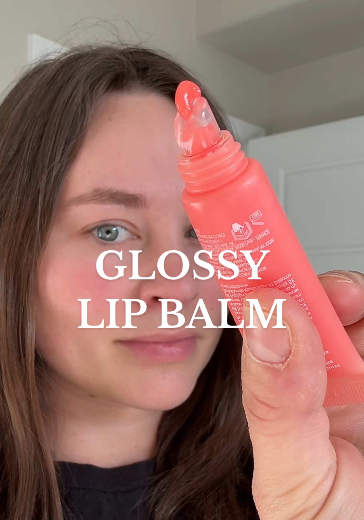 the grapefruit is amazingggg  #lanaige #lipgloss #lipbalmaddict #lippies #glossylips #lanaigelipglowyblam 