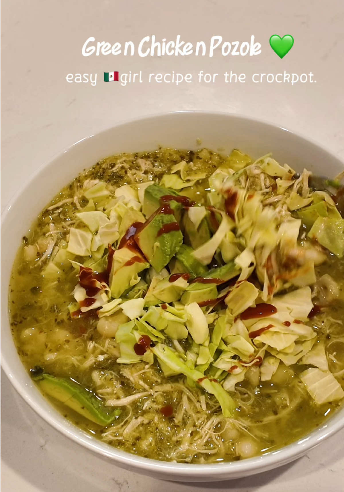 a good pozole will forever hit the spot on a cold day, shooooooooot I love a good soup even in the middle of the summer hahahaha #pozole #greenchickenpozole #chickenpozole #easygirlmeals #easymexicanrecipe #mexicanfood #dinneridea #mexicanrecipes #senoralife #amadecasa #momlife #toddlerapproved 