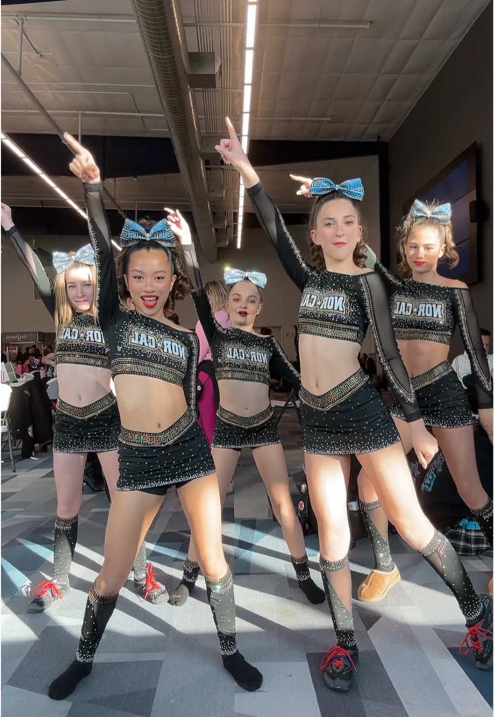 it’s summit season!! #tiktokdance #cheer #cheerleader #foryou #friends #viral #bellascloset0 #allstarcheer 