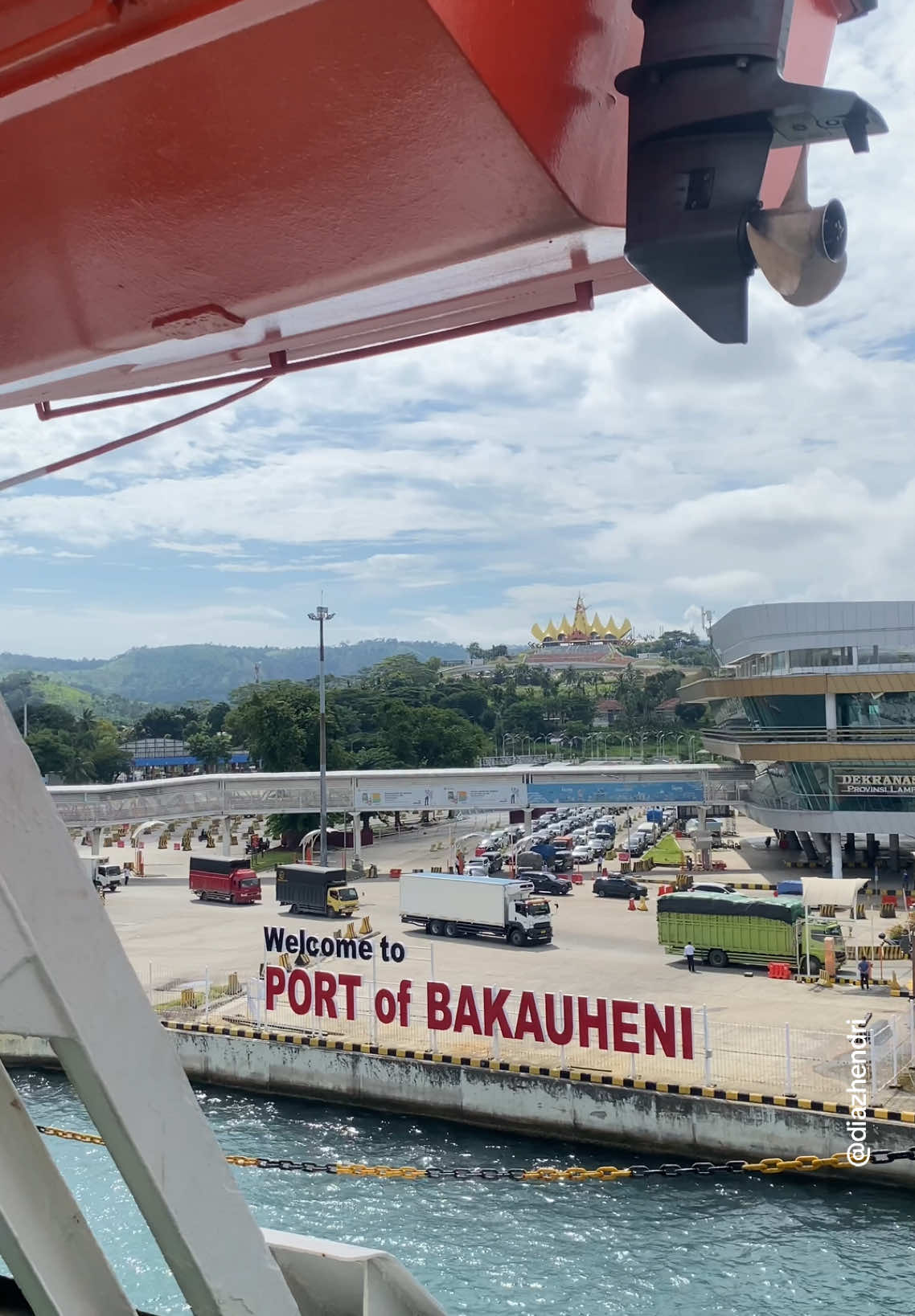 Semangat terus para perantau, sesaat lagi sound ini ramai berkumadang 🛳️ #mudik #mudiklebaran #mudik2025 #merak #bakauheni 